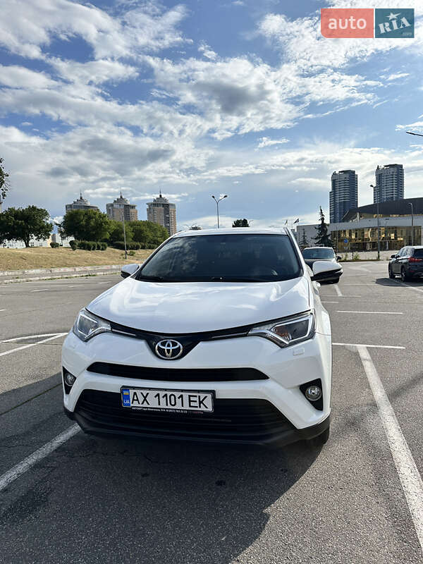 Toyota RAV4 2016