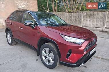 Позашляховик / Кросовер Toyota RAV4 2021 в 