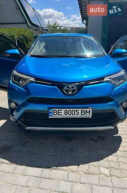 Внедорожник / Кроссовер Toyota RAV4 2016 в Николаеве