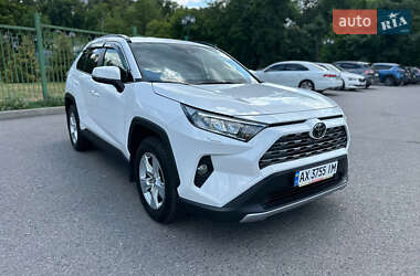 Внедорожник / Кроссовер Toyota RAV4 2020 в Харькове