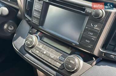 Позашляховик / Кросовер Toyota RAV4 2014 в 