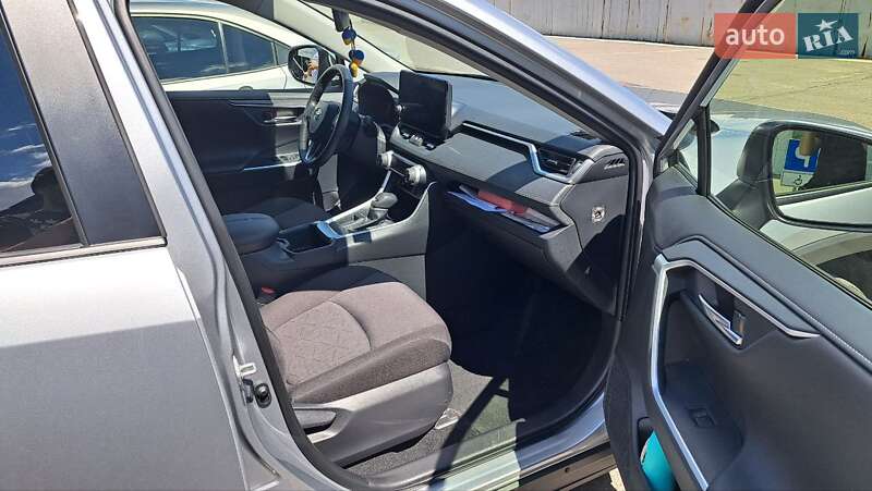 Внедорожник / Кроссовер Toyota RAV4 2023 в Киеве