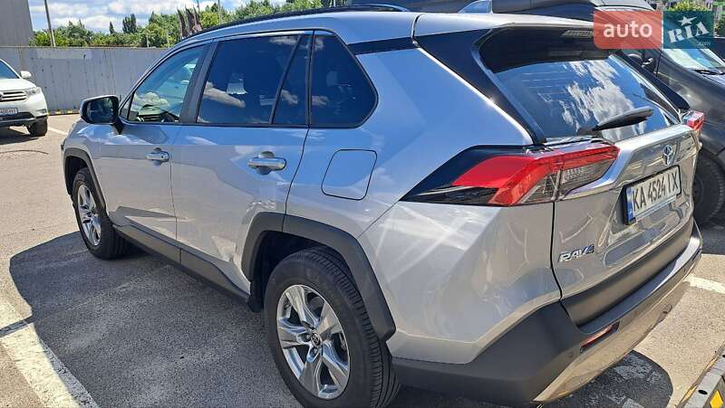 Внедорожник / Кроссовер Toyota RAV4 2023 в Киеве