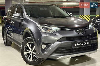Внедорожник / Кроссовер Toyota RAV4 2017 в Киеве