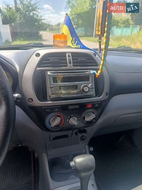 Позашляховик / Кросовер Toyota RAV4 2002 в Києві