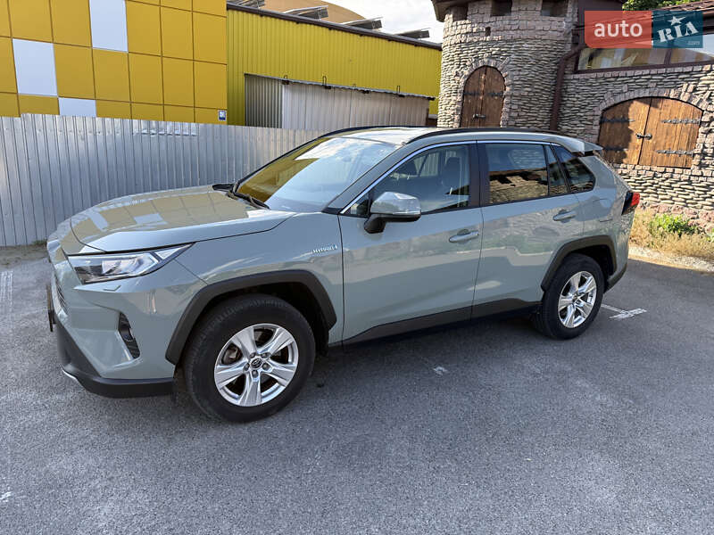 Внедорожник / Кроссовер Toyota RAV4 2021 в Борисполе