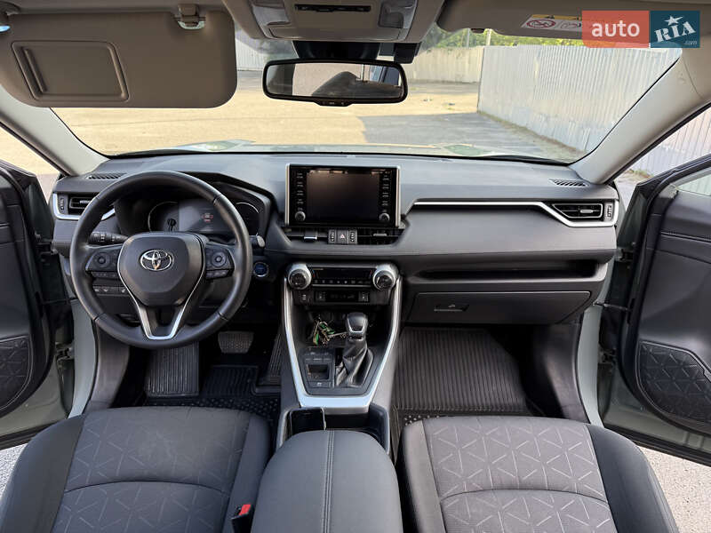Внедорожник / Кроссовер Toyota RAV4 2021 в Борисполе