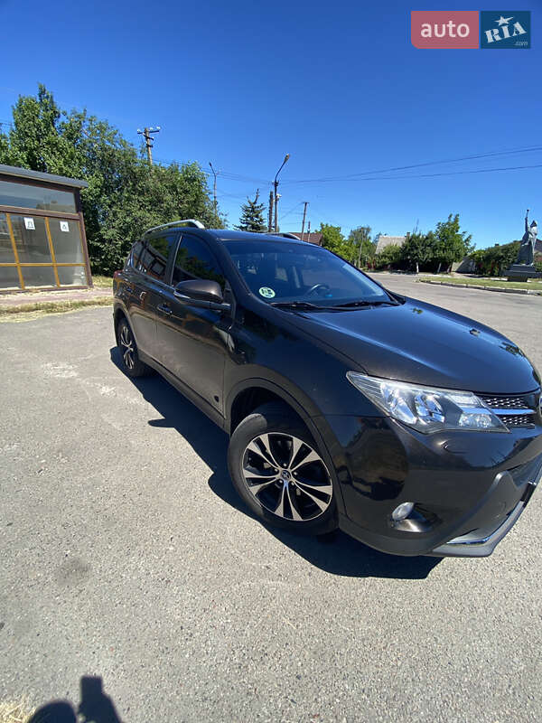 Позашляховик / Кросовер Toyota RAV4 2015 в Любомлі