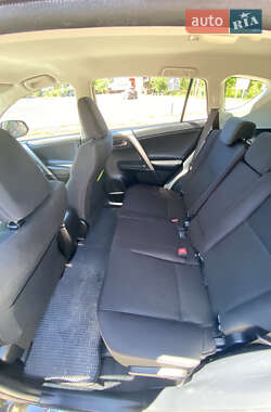 Позашляховик / Кросовер Toyota RAV4 2015 в  фото 13 Позашляховик / Кросовер Toyota RAV4 2015 в