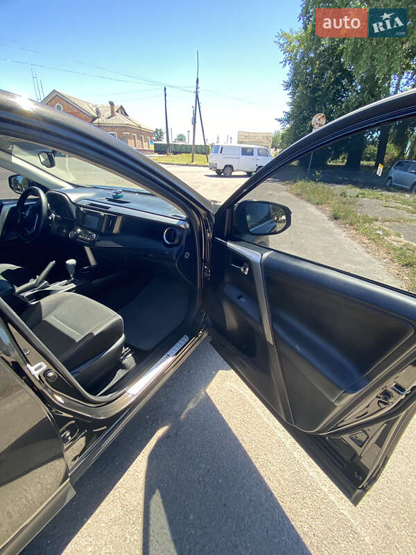 Позашляховик / Кросовер Toyota RAV4 2015 в Любомлі