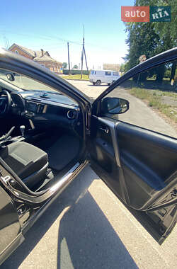 Позашляховик / Кросовер Toyota RAV4 2015 в  фото 17 Позашляховик / Кросовер Toyota RAV4 2015 в