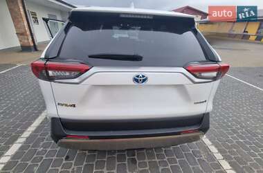 Внедорожник / Кроссовер Toyota RAV4 2023 в 