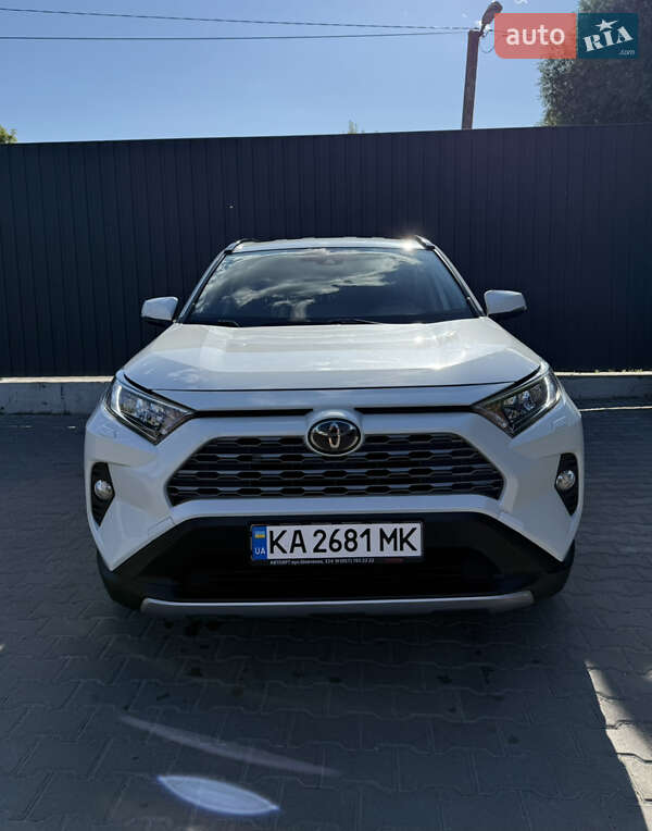 Toyota RAV4 2021