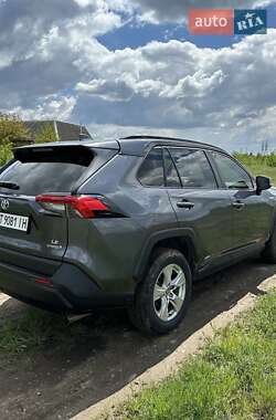 Внедорожник / Кроссовер Toyota RAV4 2020 в 