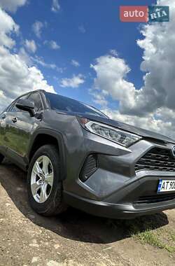 Внедорожник / Кроссовер Toyota RAV4 2020 в 