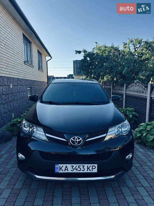 Внедорожник / Кроссовер Toyota RAV4 2013 в 