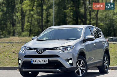Внедорожник / Кроссовер Toyota RAV4 2018 в Киеве