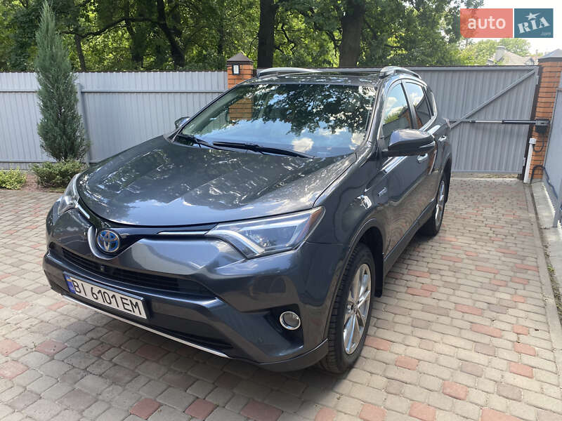Позашляховик / Кросовер Toyota RAV4 2016 в Полтаві