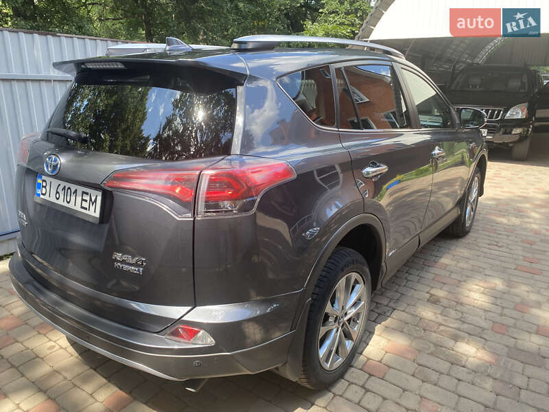 Позашляховик / Кросовер Toyota RAV4 2016 в Полтаві