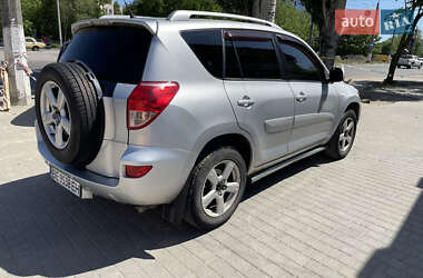 Внедорожник / Кроссовер Toyota RAV4 2007 в Николаеве