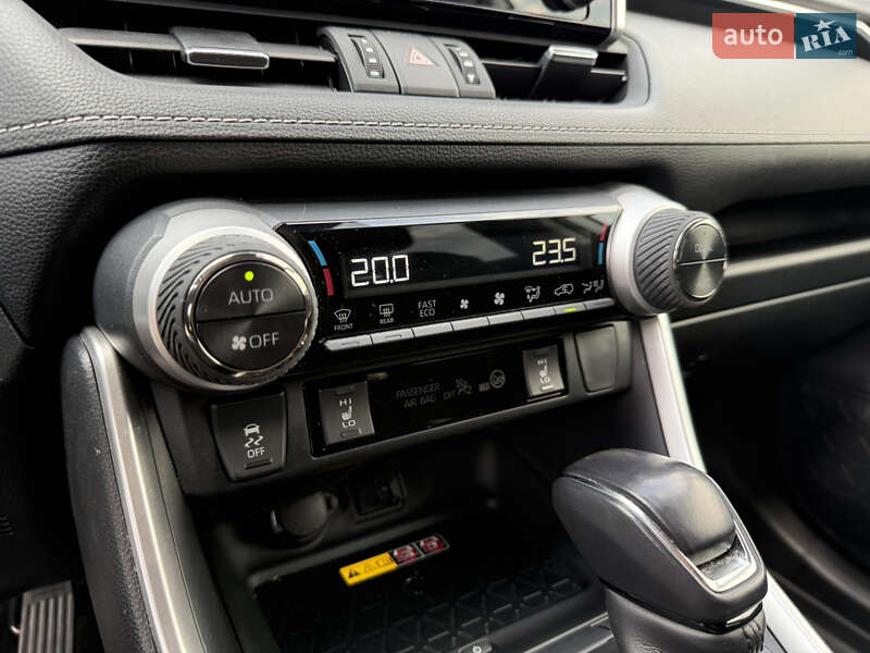 Внедорожник / Кроссовер Toyota RAV4 2022 в Днепре
