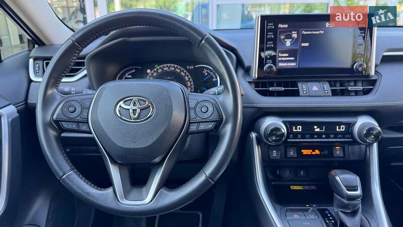 Позашляховик / Кросовер Toyota RAV4 2021 в Івано-Франківську