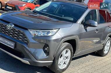 Внедорожник / Кроссовер Toyota RAV4 2021 в 