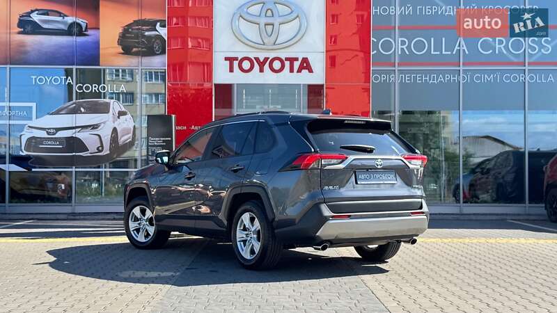 Позашляховик / Кросовер Toyota RAV4 2021 в Івано-Франківську