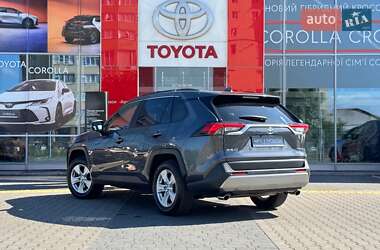 Внедорожник / Кроссовер Toyota RAV4 2021 в 