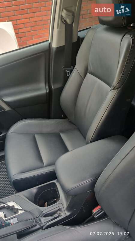 Внедорожник / Кроссовер Toyota RAV4 2013 в Дрогобыче