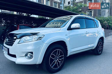 Внедорожник / Кроссовер Toyota RAV4 2011 в 