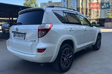 Внедорожник / Кроссовер Toyota RAV4 2011 в 