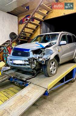 Внедорожник / Кроссовер Toyota RAV4 2002 в 