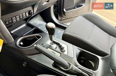 Позашляховик / Кросовер Toyota RAV4 2017 в 
