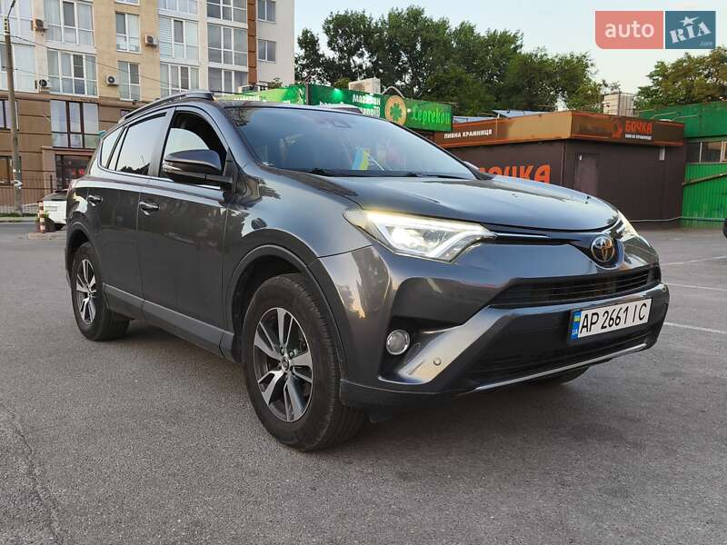 Позашляховик / Кросовер Toyota RAV4 2016 в Запоріжжі