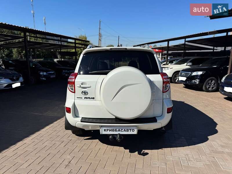 Позашляховик / Кросовер Toyota RAV4 2010 в Кривому Розі