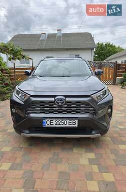 Внедорожник / Кроссовер Toyota RAV4 2021 в 