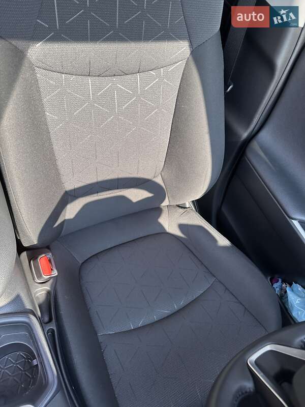 Внедорожник / Кроссовер Toyota RAV4 2022 в Киеве
