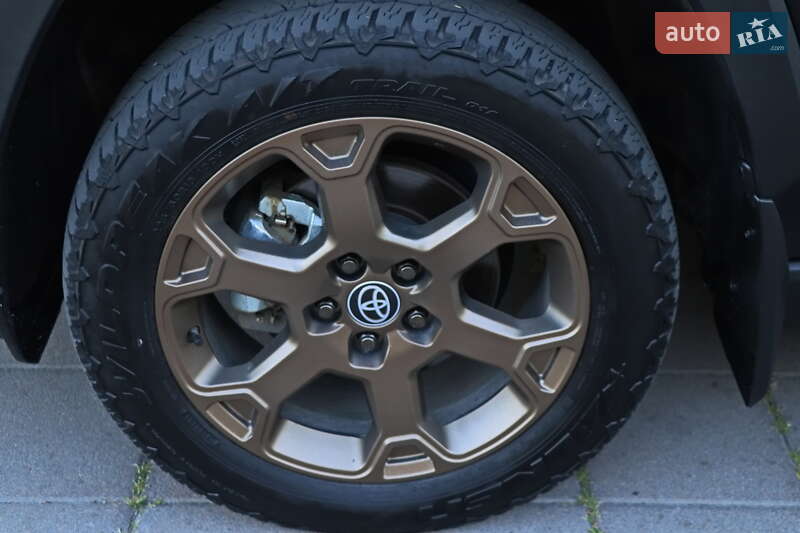Позашляховик / Кросовер Toyota RAV4 2023 в Кременчуці