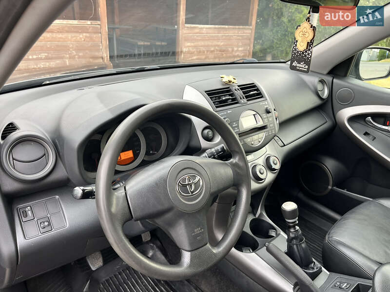 Внедорожник / Кроссовер Toyota RAV4 2007 в Заставной