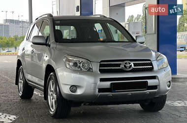 Позашляховик / Кросовер Toyota RAV4 2007 в 