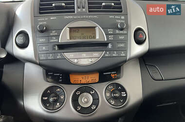 Позашляховик / Кросовер Toyota RAV4 2007 в 