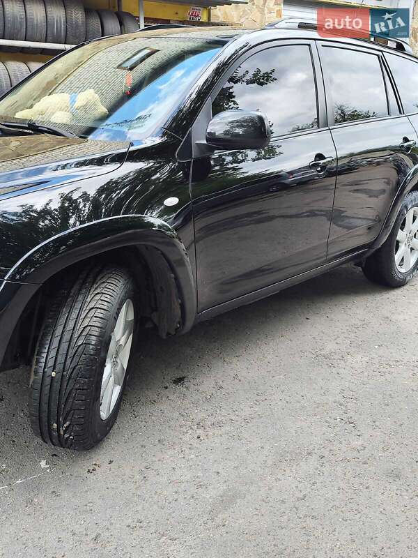 Внедорожник / Кроссовер Toyota RAV4 2006 в Харькове