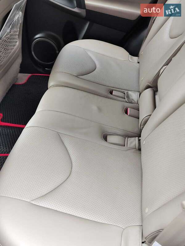 Внедорожник / Кроссовер Toyota RAV4 2006 в Харькове