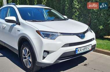 Внедорожник / Кроссовер Toyota RAV4 2018 в Киеве