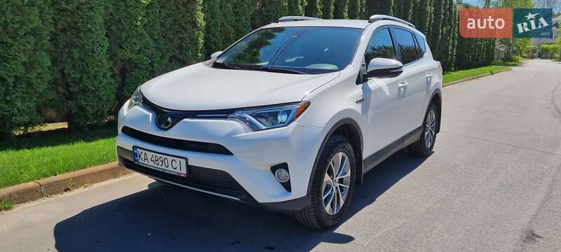 Внедорожник / Кроссовер Toyota RAV4 2018 в Киеве