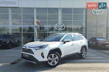 Внедорожник / Кроссовер Toyota RAV4 2020 в Киеве
