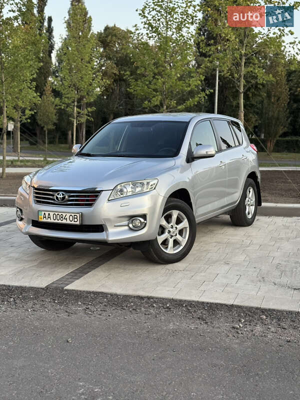 Toyota RAV4 2011
