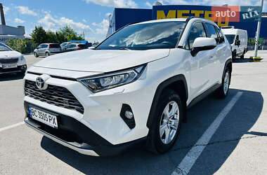 Внедорожник / Кроссовер Toyota RAV4 2019 в Львове