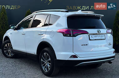 Внедорожник / Кроссовер Toyota RAV4 2016 в 